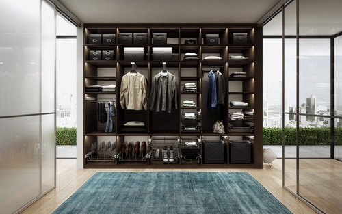 Idealne szafy w garderobie inspirowanej walk-in closet